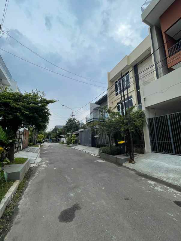 Rumah Baru Mewah 4 Lantai Di Komplek Pulomas Jakarta Timur