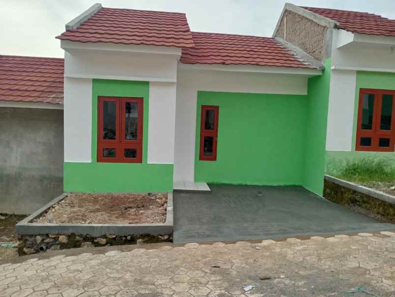 dijual rumah jl raya citatah cipatat