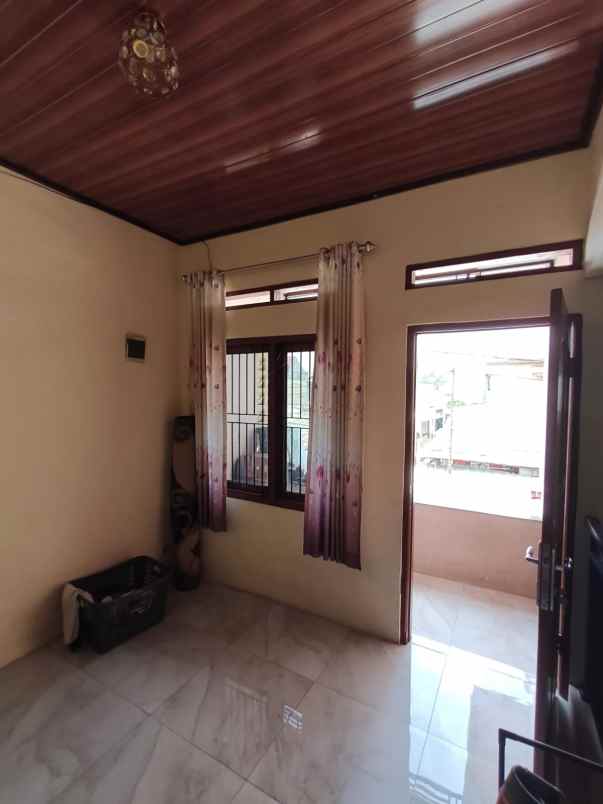 dijual rumah jl salak