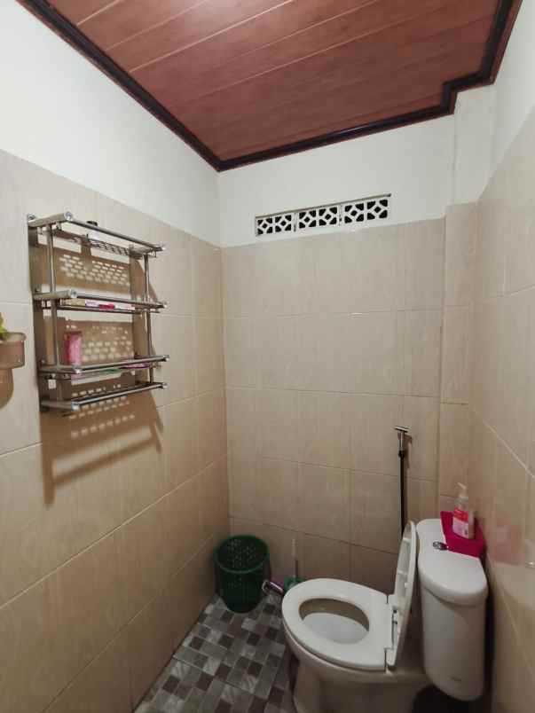 dijual rumah jl salak