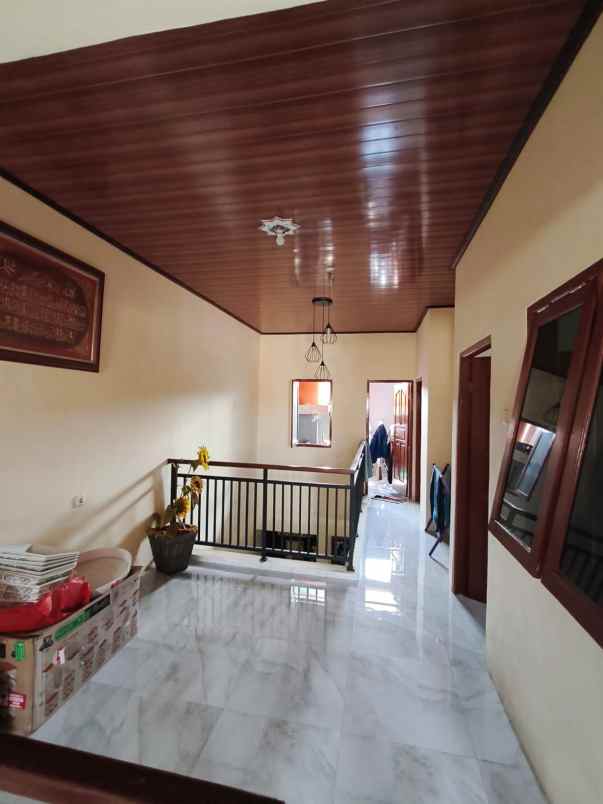 dijual rumah jl salak