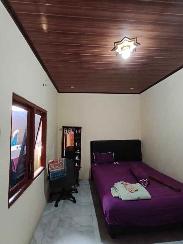 dijual rumah jl salak