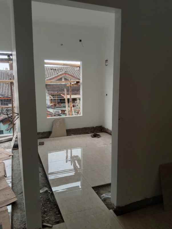 dijual rumah jl selat duren sawit