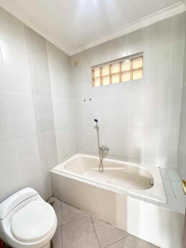 dijual rumah jl sinom turangga kota