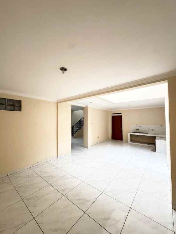 dijual rumah jl sinom turangga kota