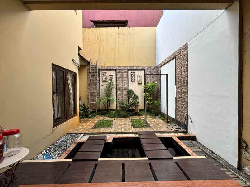 dijual rumah jl taman bougenville 2