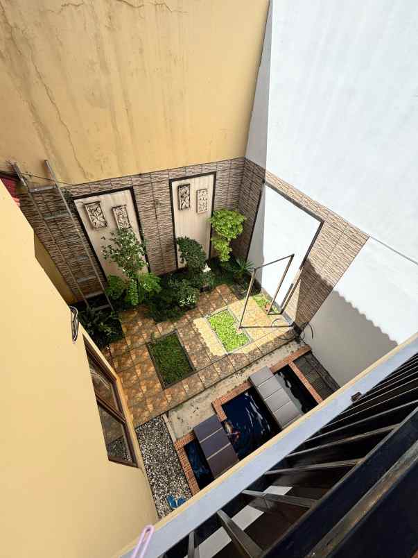 dijual rumah jl taman bougenville 2