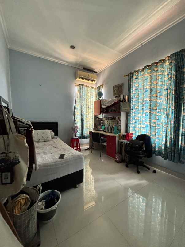 dijual rumah jl taman bougenville 2