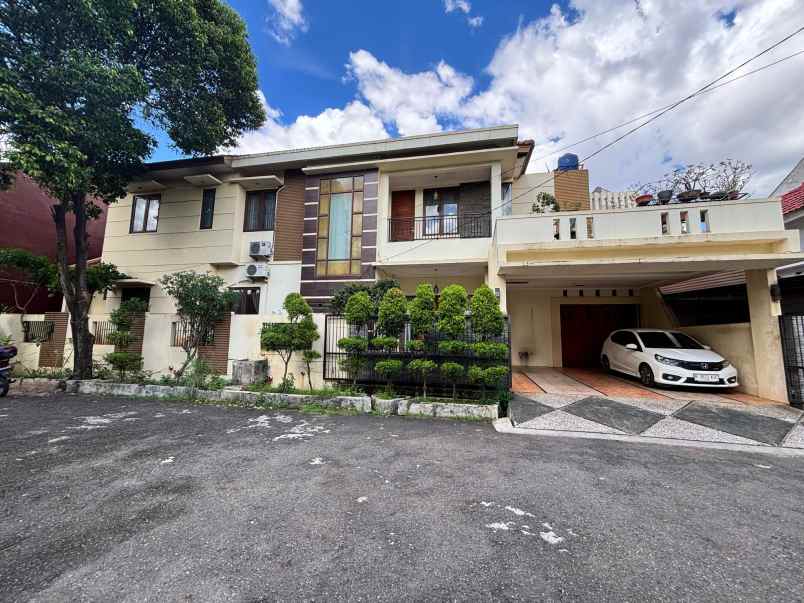 dijual rumah jl taman bougenville 2