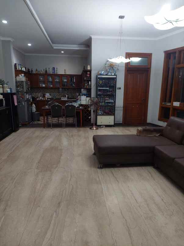 dijual rumah jl villa tidar indah