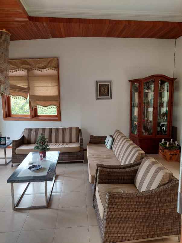 dijual rumah jl villa tidar indah