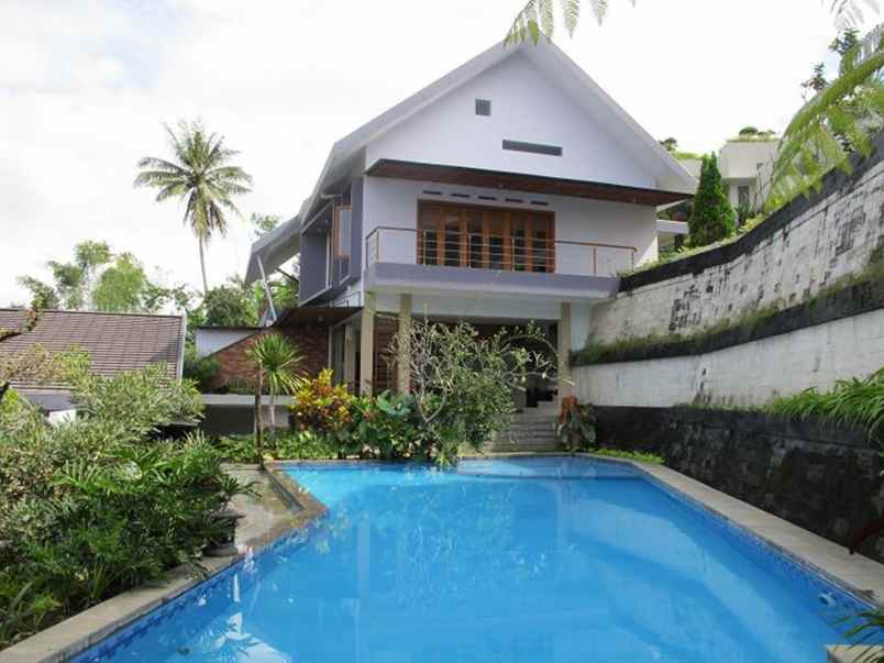 dijual rumah jl villa tidar indah