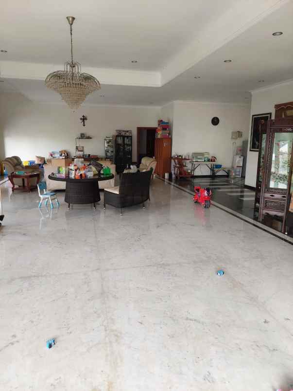 dijual rumah jl villa tidar indah
