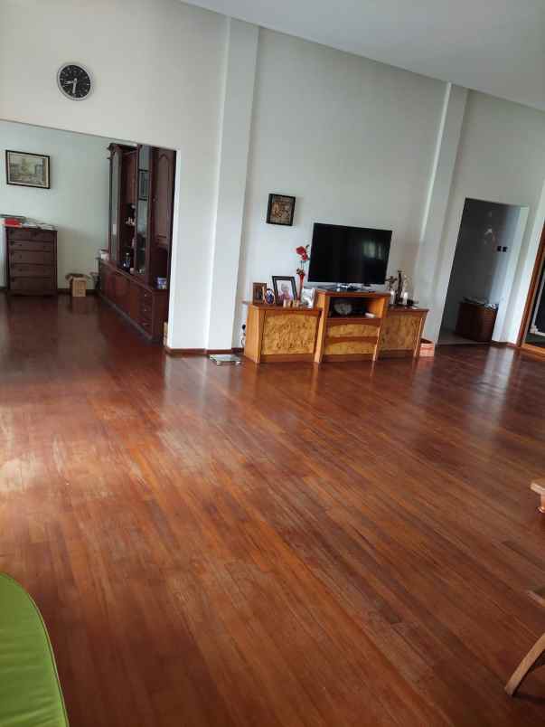 dijual rumah jl villa tidar indah