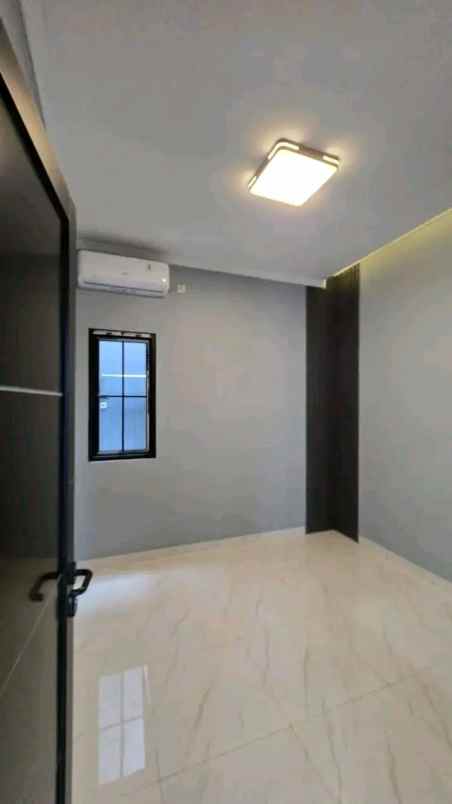 dijual rumah jln sadangsari andir kec