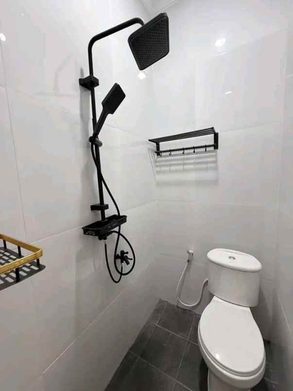 dijual rumah jln sadangsari andir kec