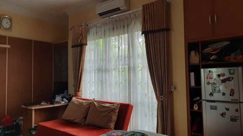 dijual rumah jln waru rawamangun