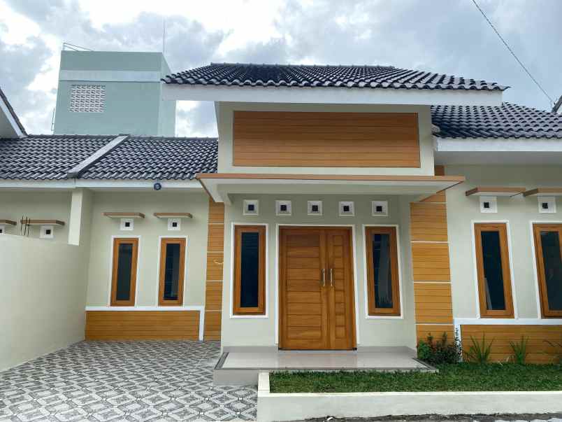 dijual rumah kadisoko purwomartani