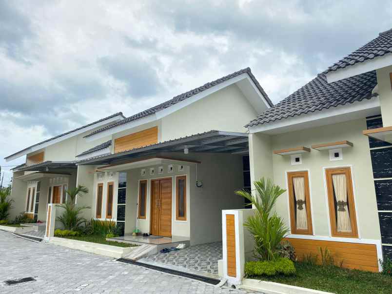 dijual rumah kadisoko purwomartani
