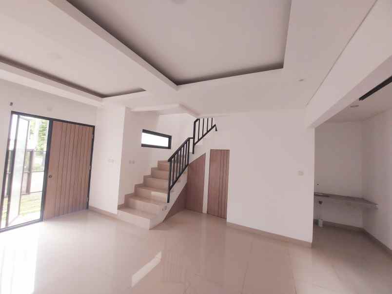dijual rumah kalia residence tapos kota
