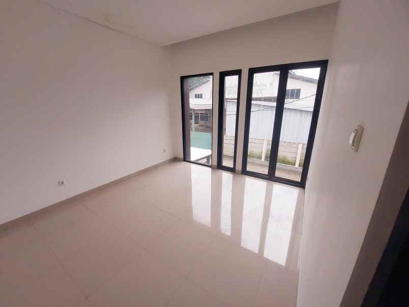 dijual rumah kalia residence tapos kota
