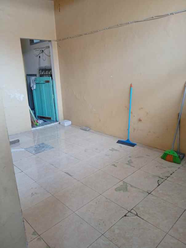 dijual rumah karang asem