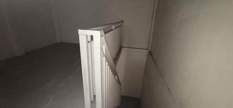 dijual rumah karang satria