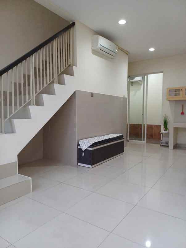 dijual rumah katamaram pik 3 lantai hadap selatan