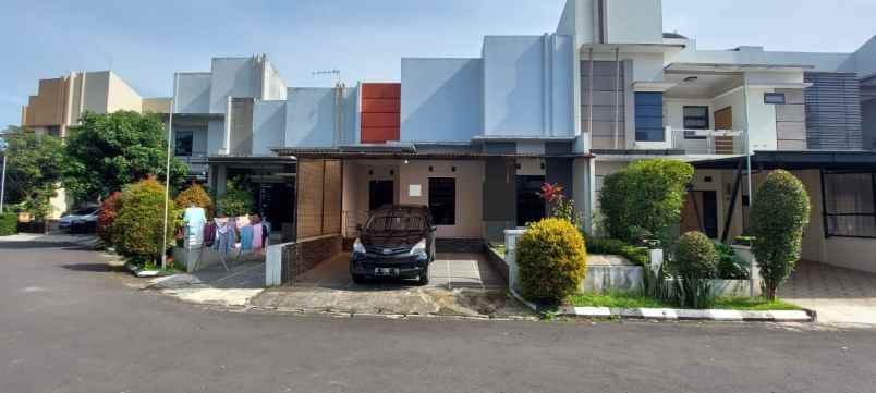 dijual rumah kec parongpong