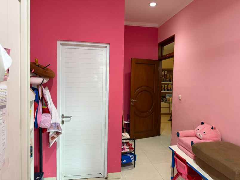 dijual rumah kelapa cengkir kelapa gading