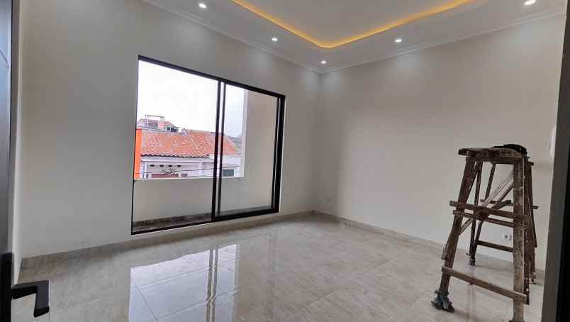 dijual rumah kelapa dua