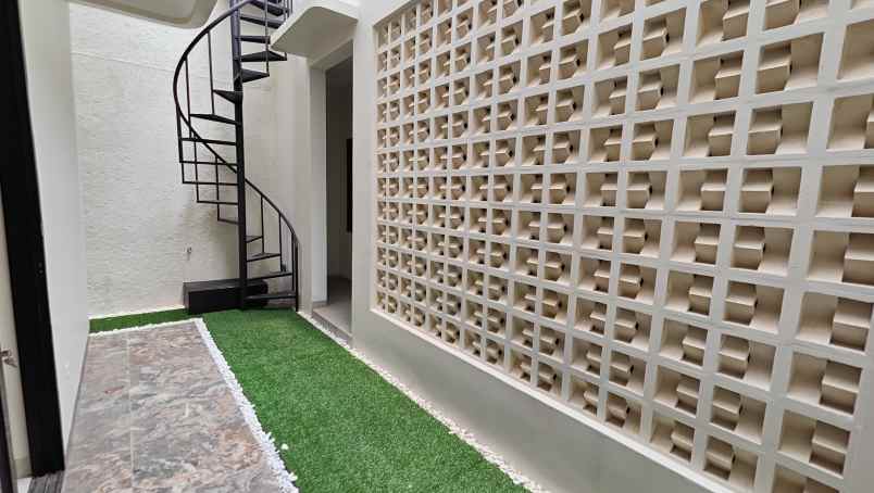 dijual rumah kelapa dua