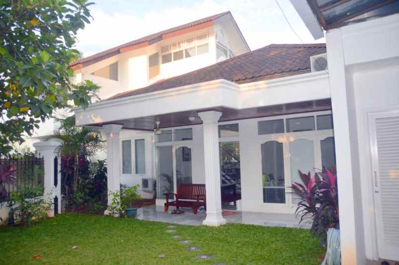 dijual rumah kemang timur bangka
