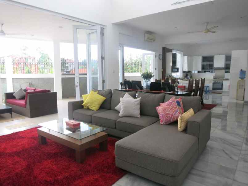 dijual rumah kemang timur bangka