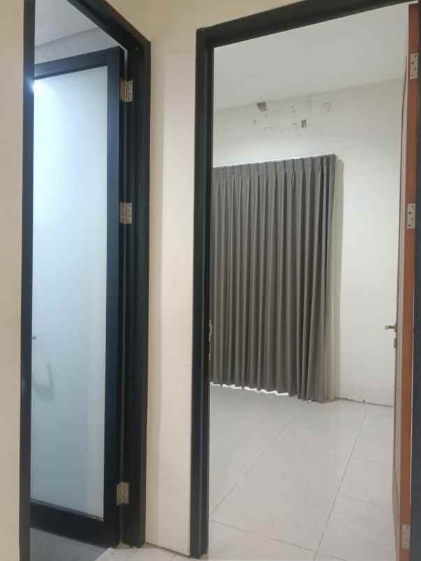 dijual rumah ketintang