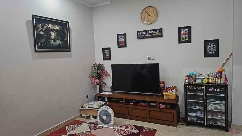 dijual rumah ketintang madya