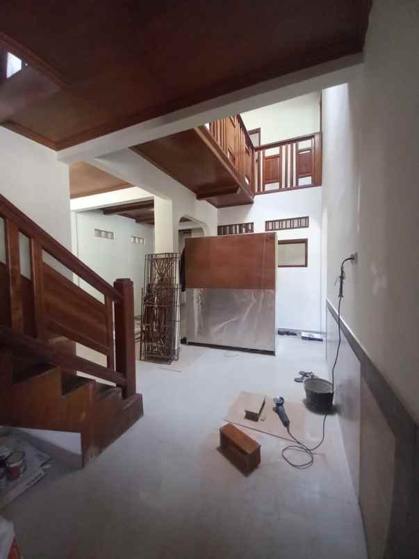 dijual rumah kiarasari permai