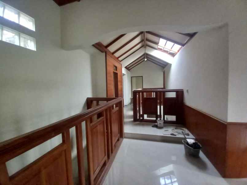 dijual rumah kiarasari permai