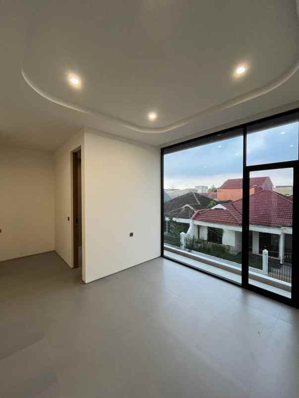 dijual rumah klampis