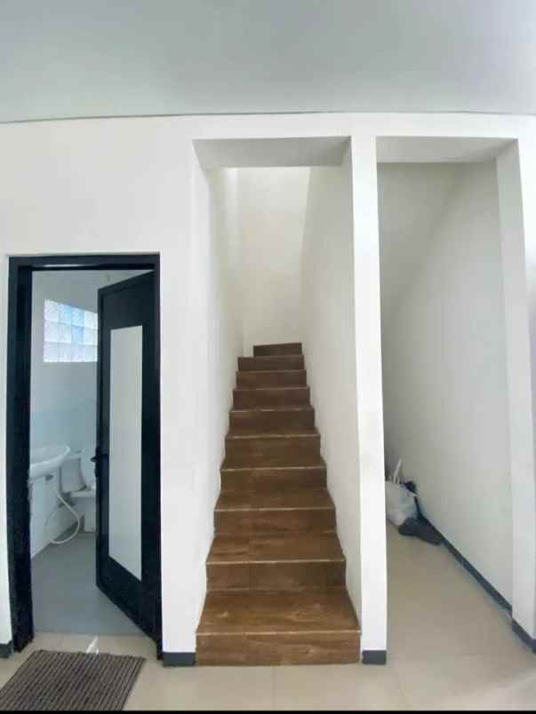 dijual rumah komp margahayu raya