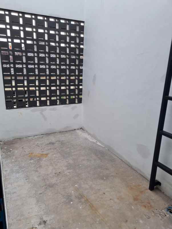 dijual rumah komp margahayu raya