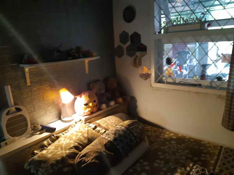 dijual rumah komplek adipura cluster