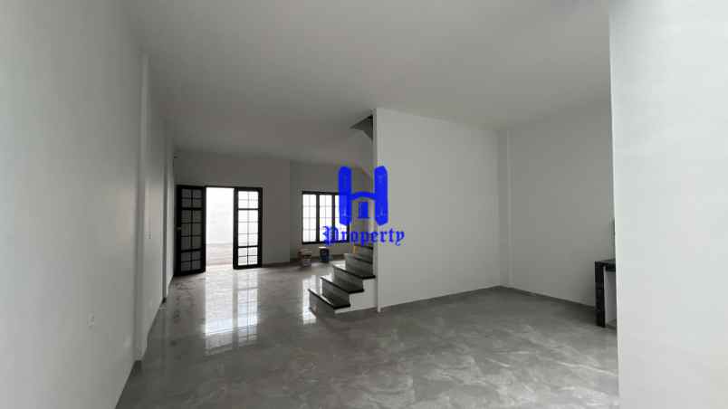 dijual rumah komplek aston villa jalan