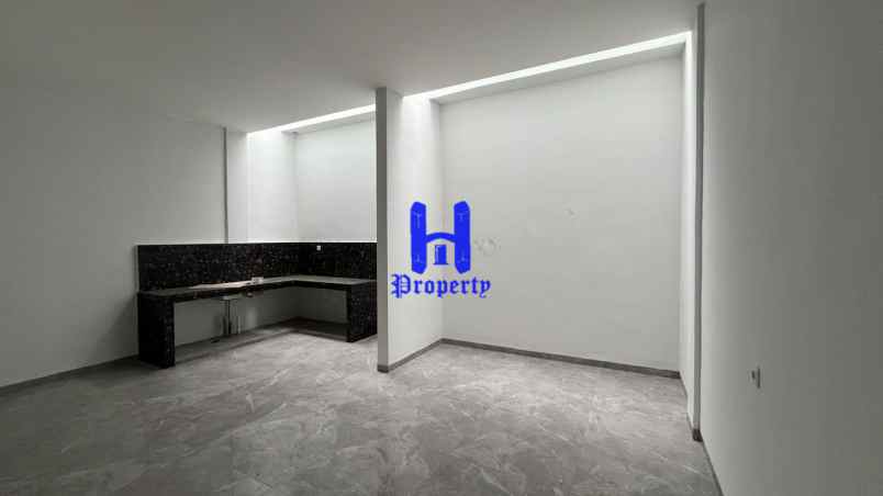 dijual rumah komplek aston villa jalan