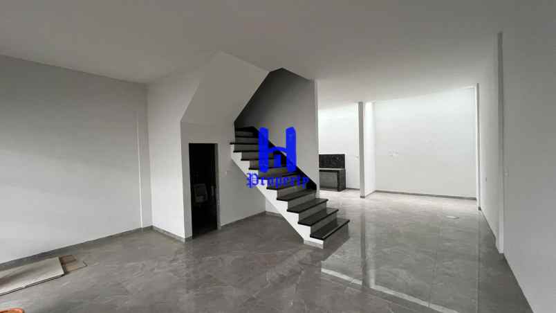 dijual rumah komplek aston villa jalan