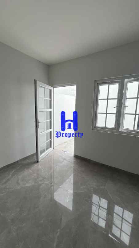 dijual rumah komplek aston villa jalan