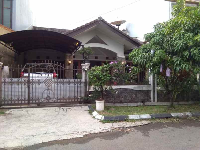 dijual rumah komplek batununggal mulia