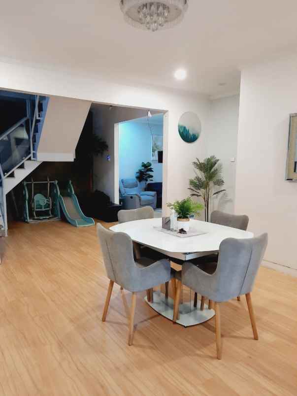 dijual rumah komplek gbi blok a2 no 18