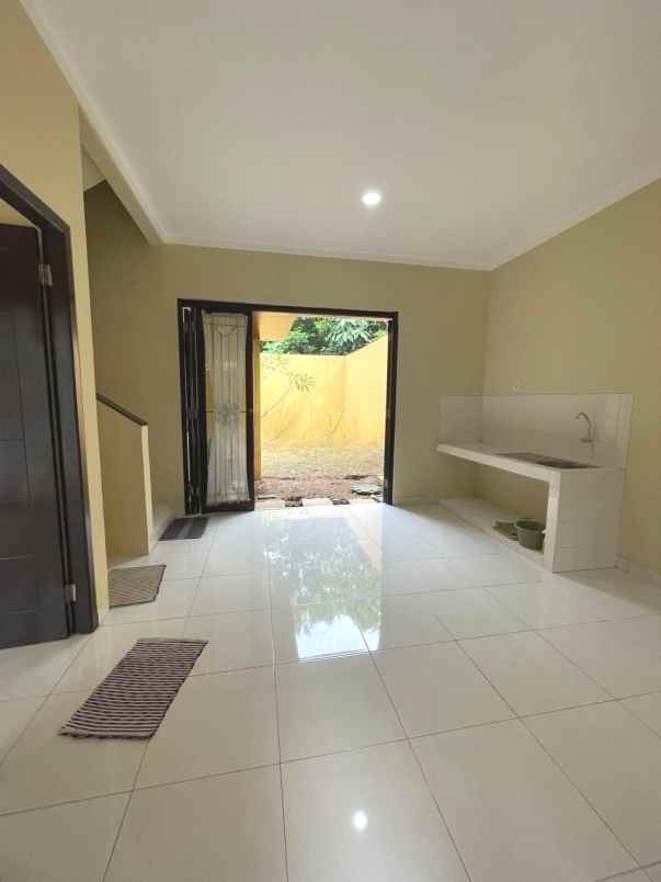 dijual rumah komplek graha raya bintaro