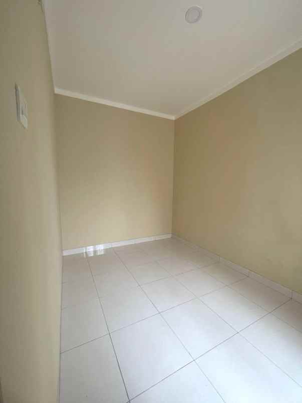 dijual rumah komplek graha raya bintaro